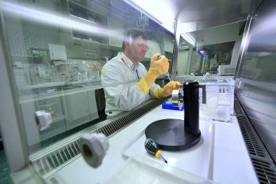 Protein analysis workflow in proteomics using mass spectrometry