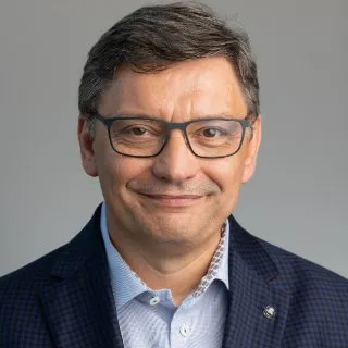 Dr. Gilles Besin